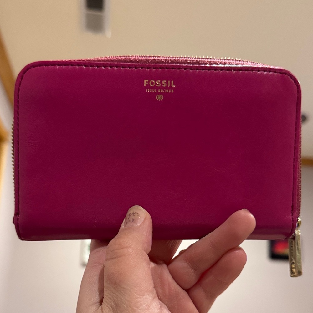 Fossil Women's Vibrant Pink Wallet - Picture 1 of 11